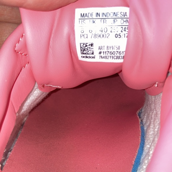 Women’s pink/salmon colored adidas tennis shoes size 8 - Picture 9 of 9